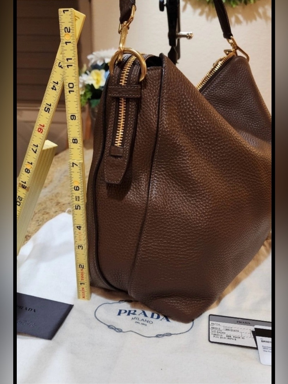 Large Prada Vitello Daino Brown Pebbled Leather Shoulder Bag Gold Hardware - Picture 2 of 12